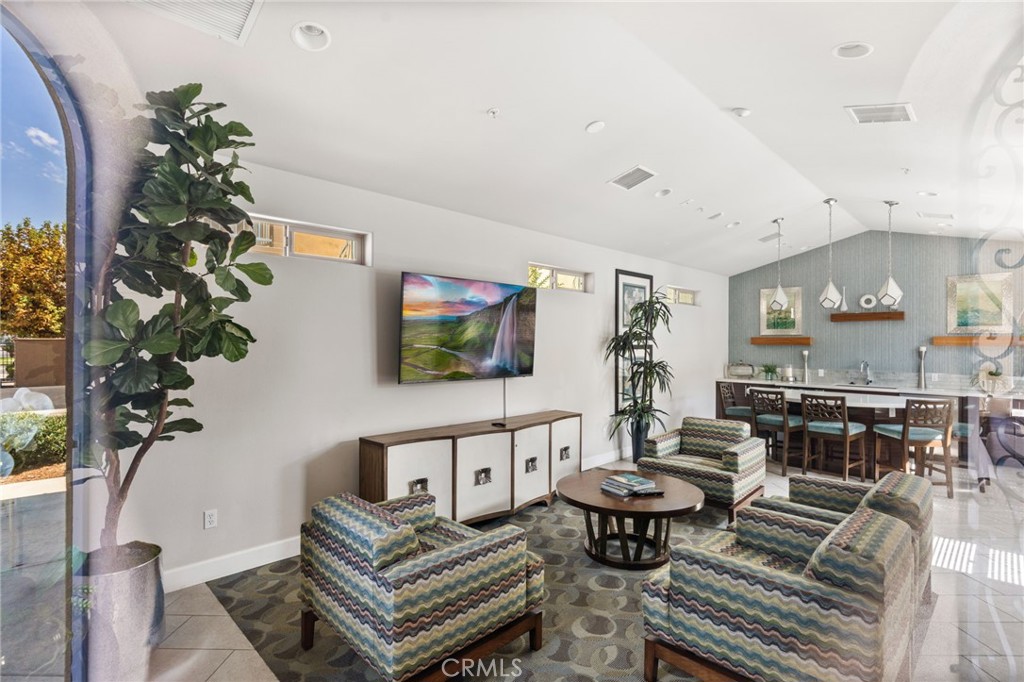 9861 Alburtis Avenue 25