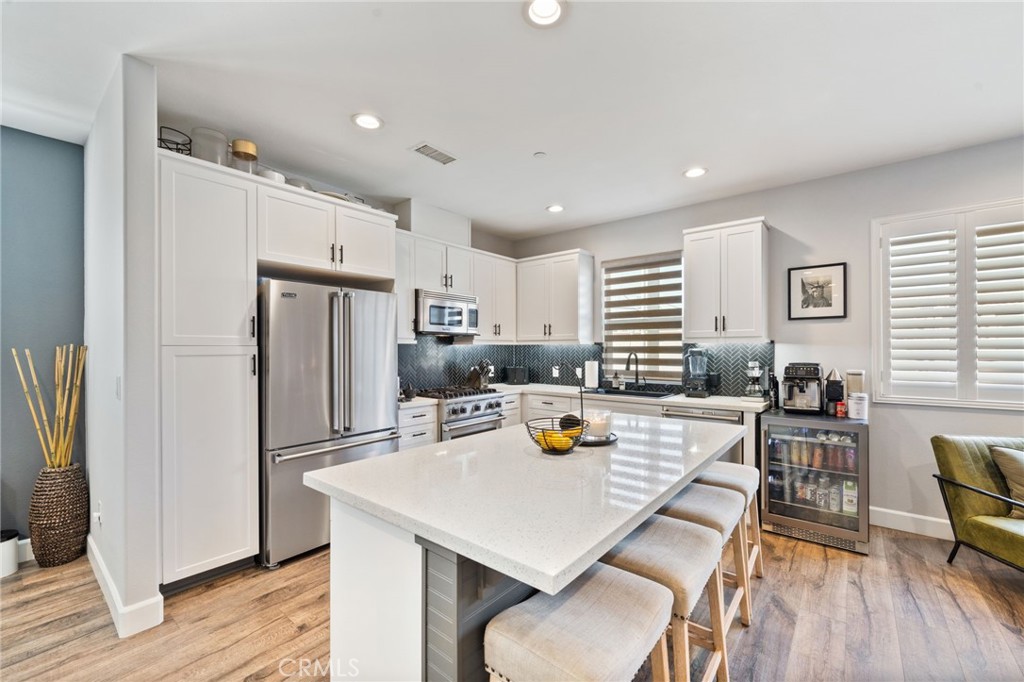 9861 Alburtis Avenue 25