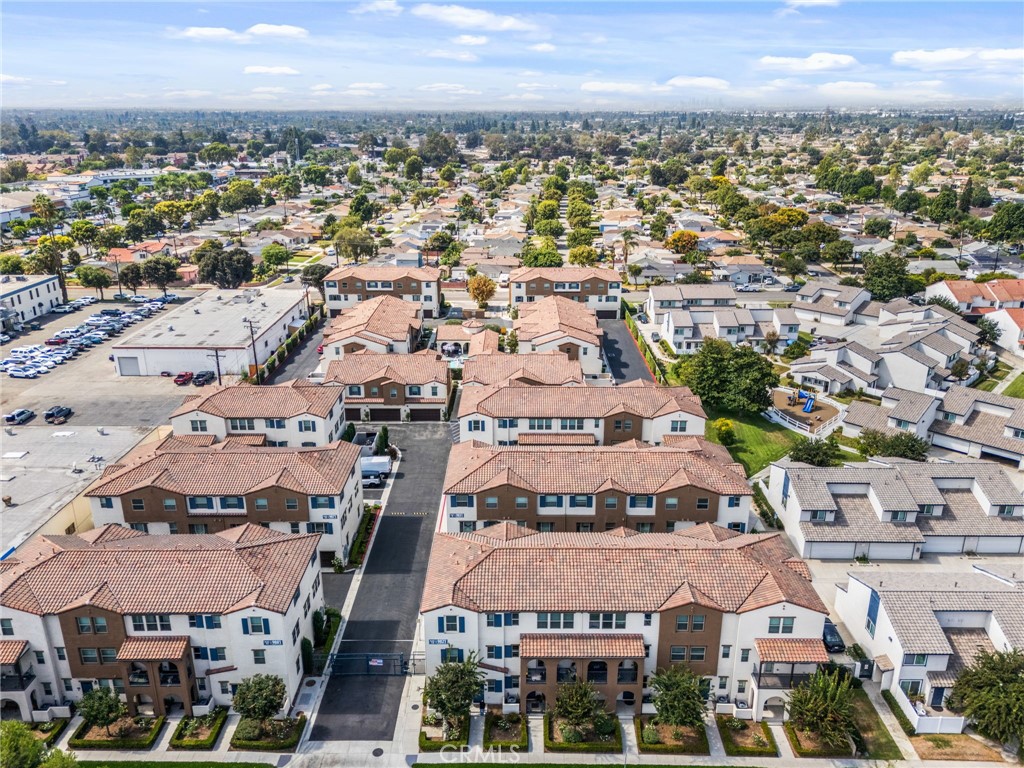 9861 Alburtis Avenue 25