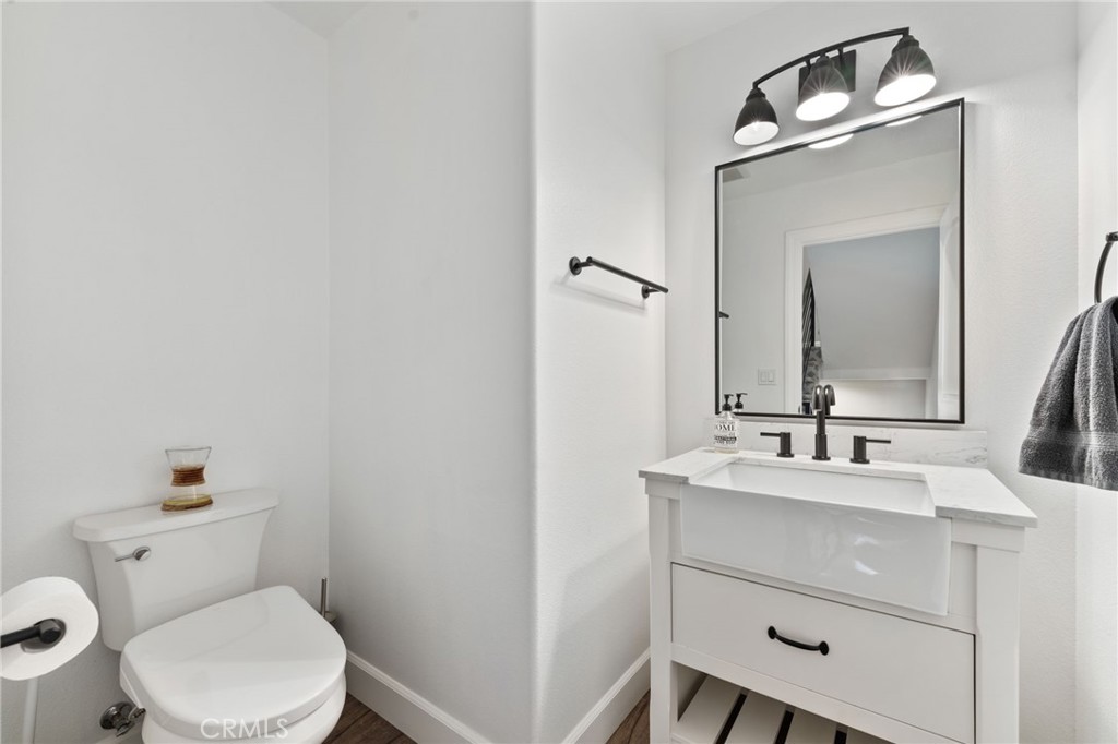 9861 Alburtis Avenue 25