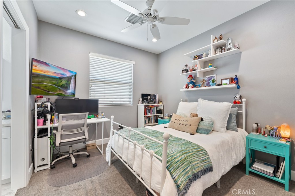 9861 Alburtis Avenue 25