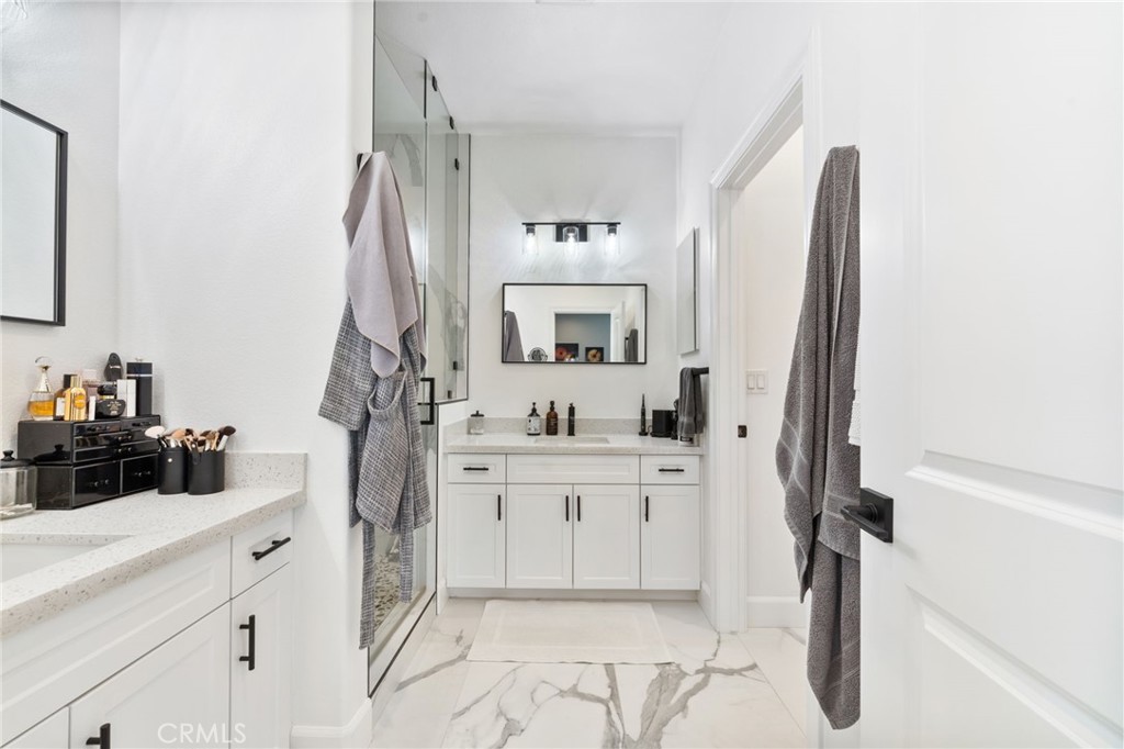 9861 Alburtis Avenue 25