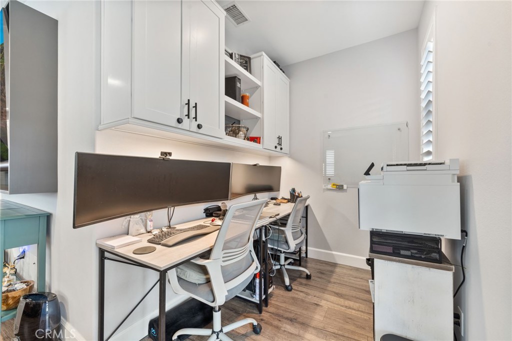 9861 Alburtis Avenue 25