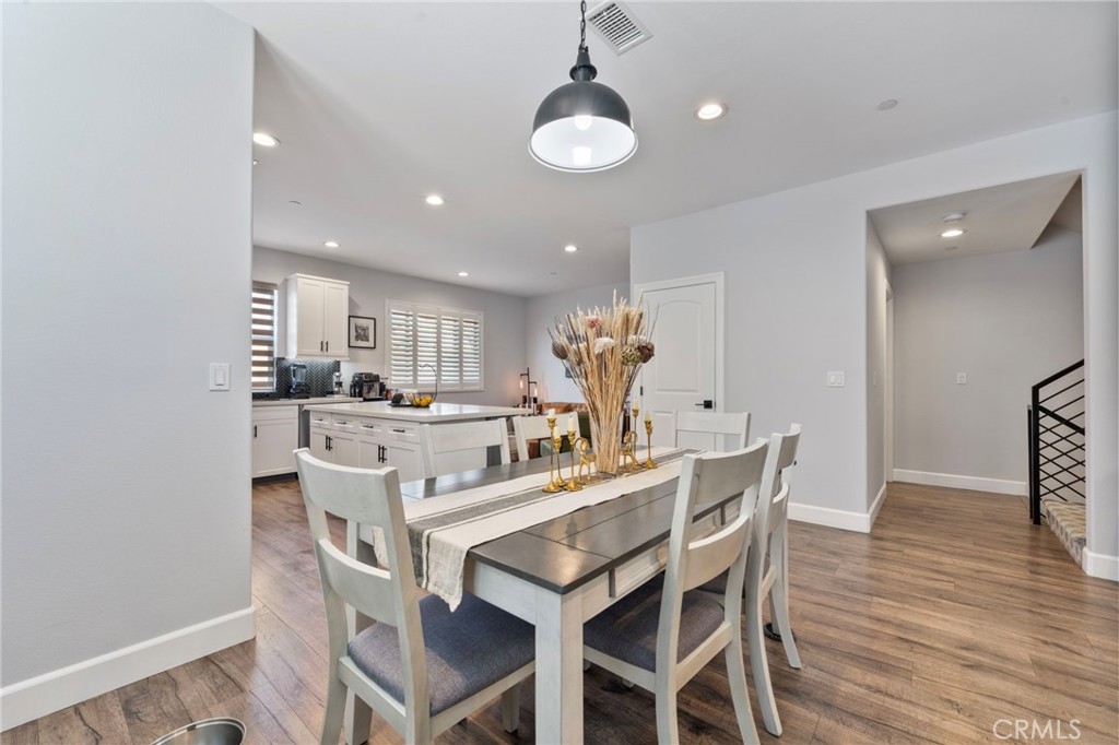 9861 Alburtis Avenue 25