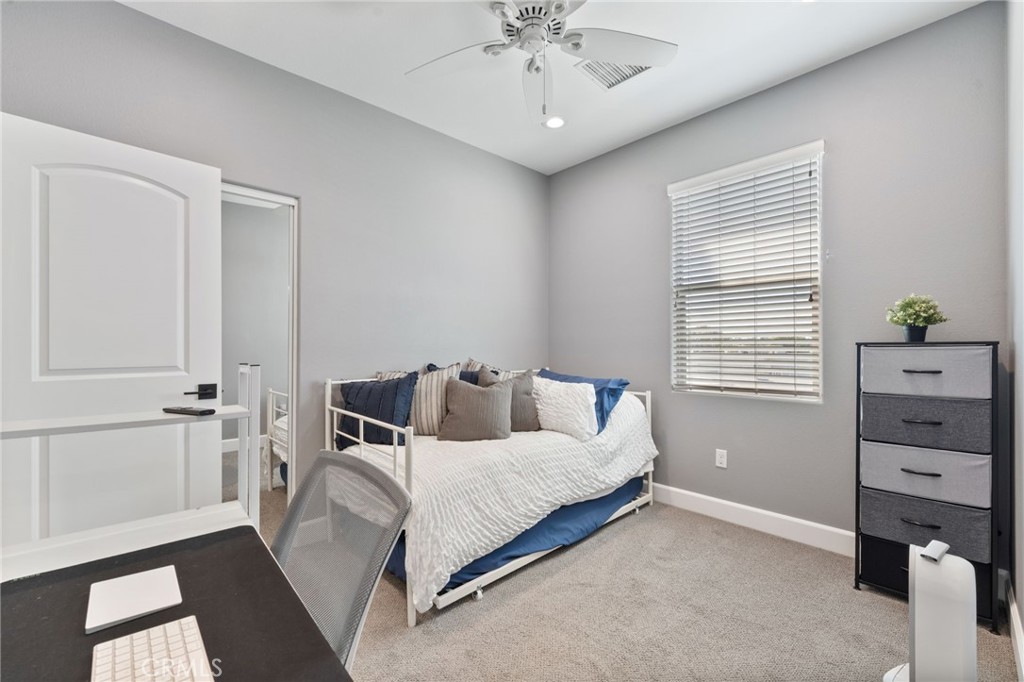 9861 Alburtis Avenue 25