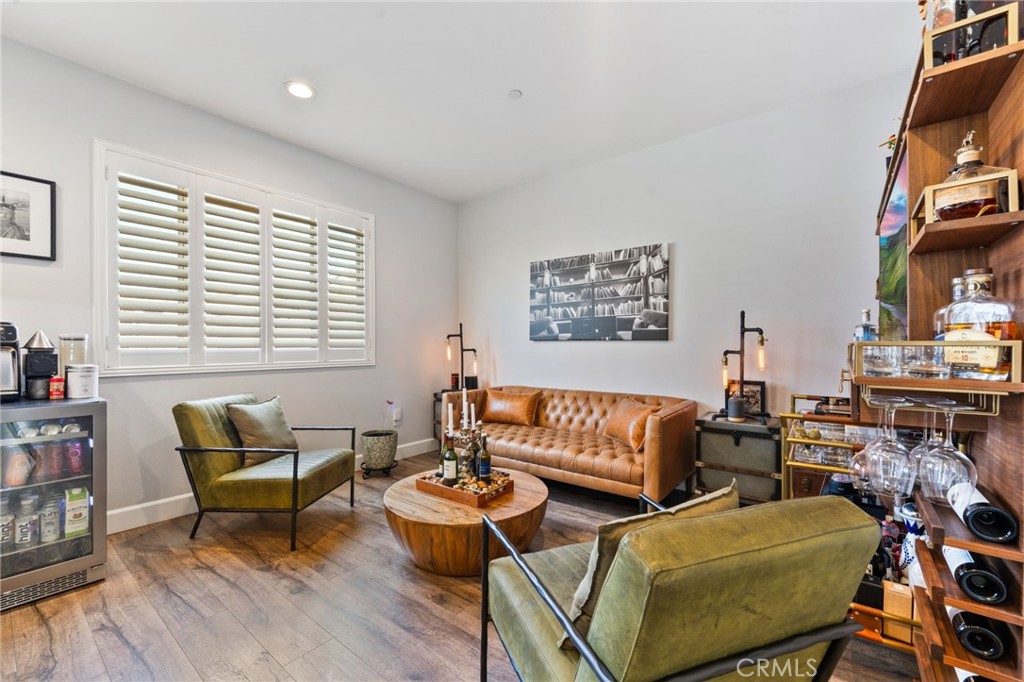 9861 Alburtis Avenue 25