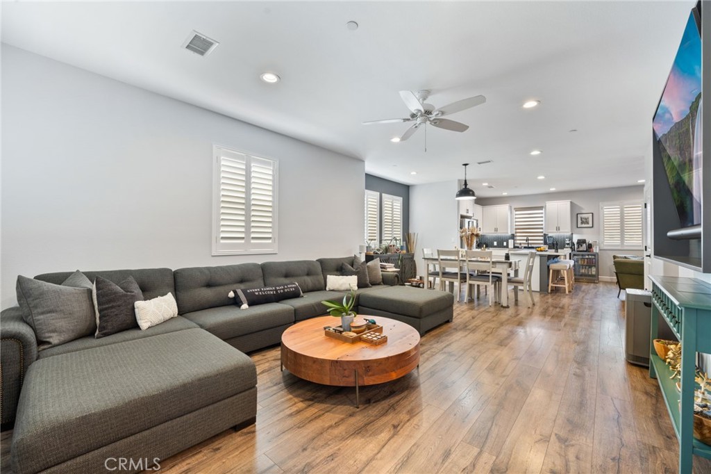 9861 Alburtis Avenue 25