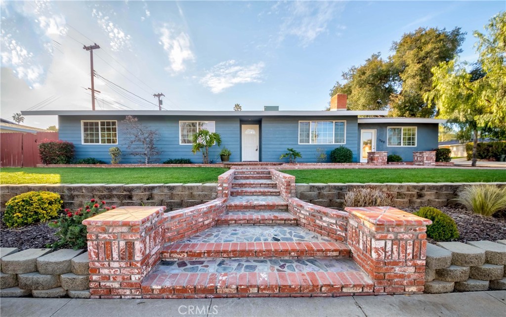 1349 W Cypress Avenue