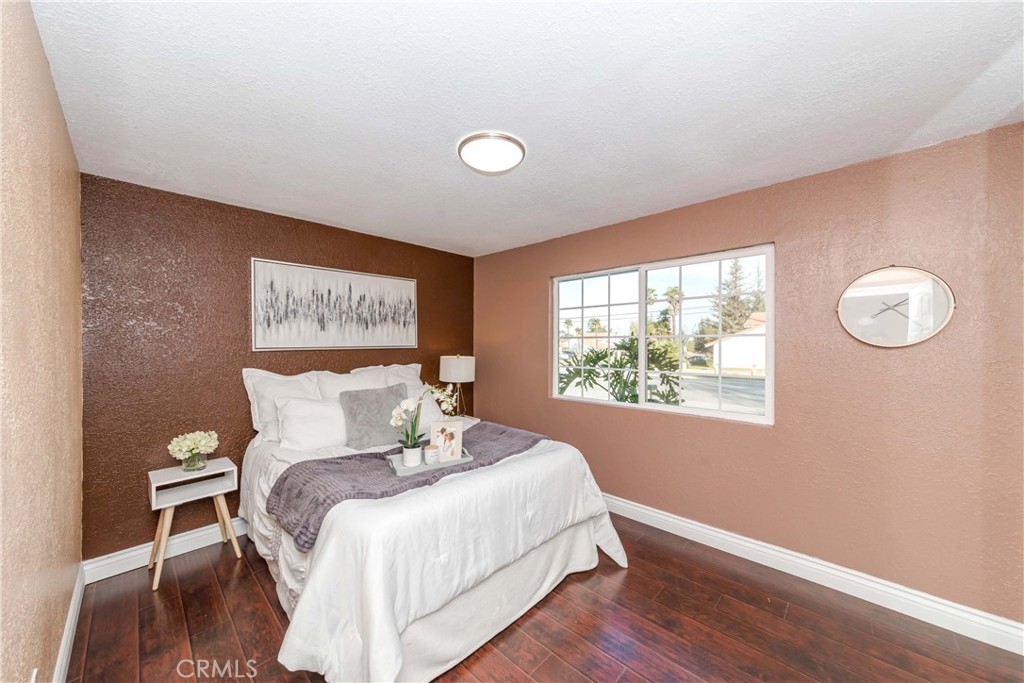 1349 W Cypress Avenue