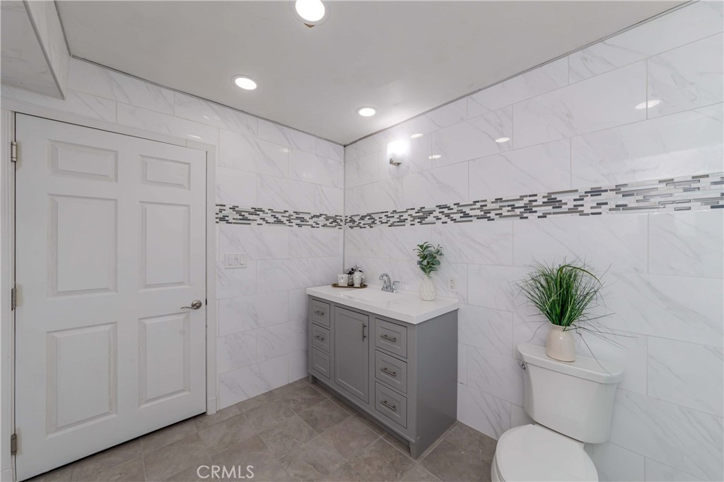 1349 W Cypress Avenue