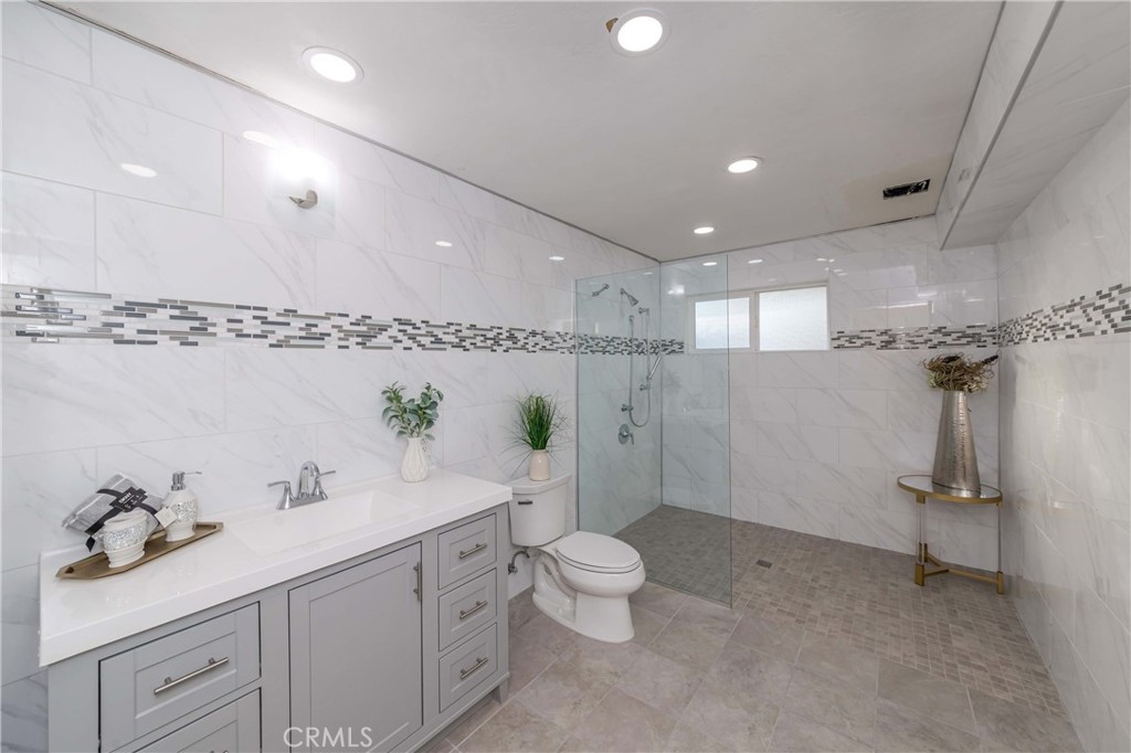 1349 W Cypress Avenue