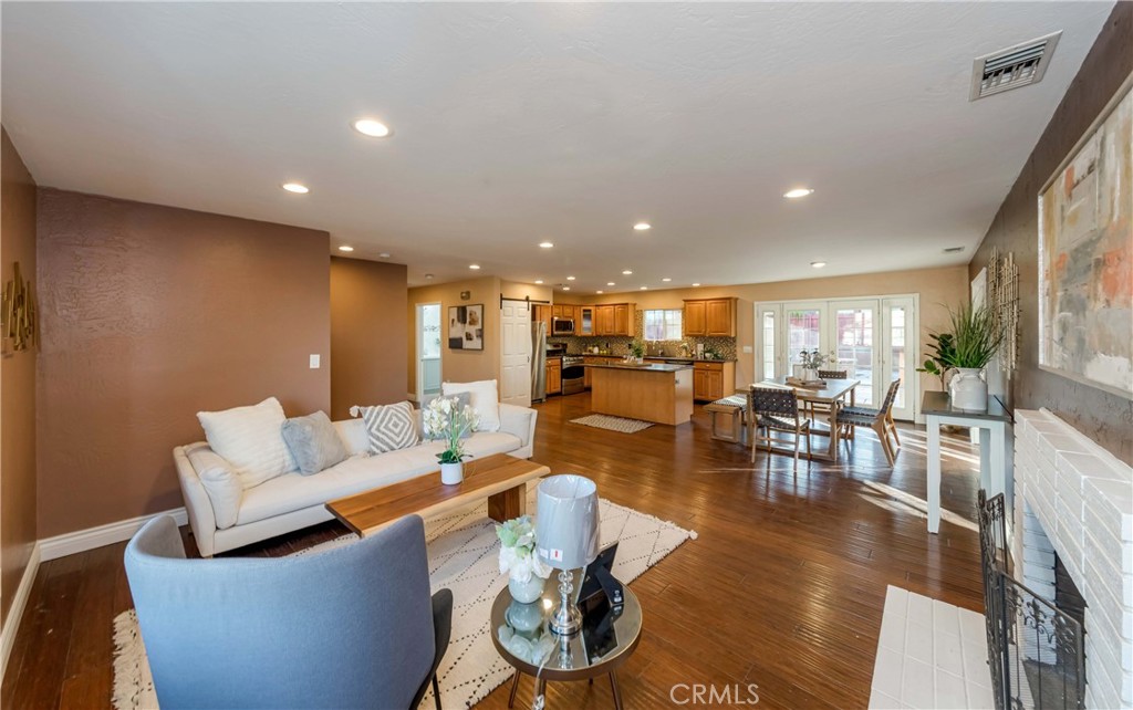 1349 W Cypress Avenue