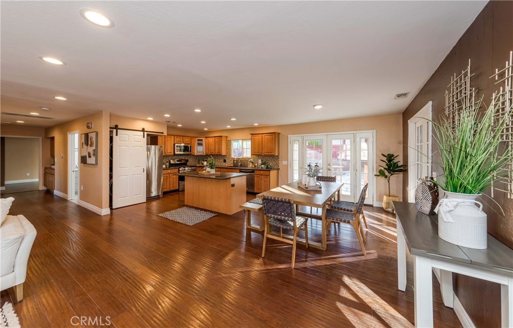 1349 W Cypress Avenue