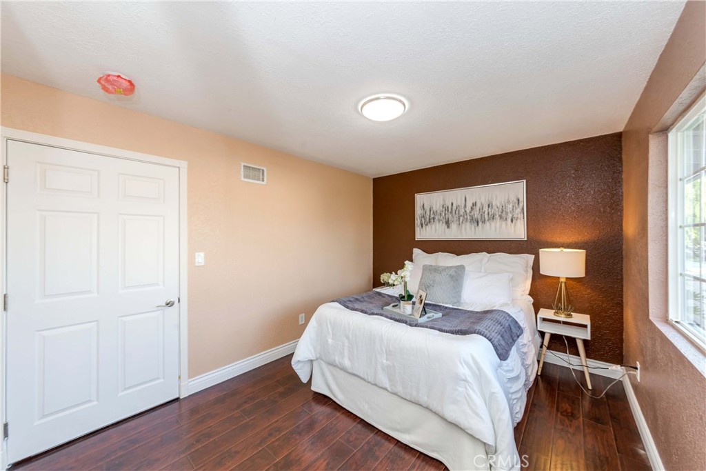 1349 W Cypress Avenue