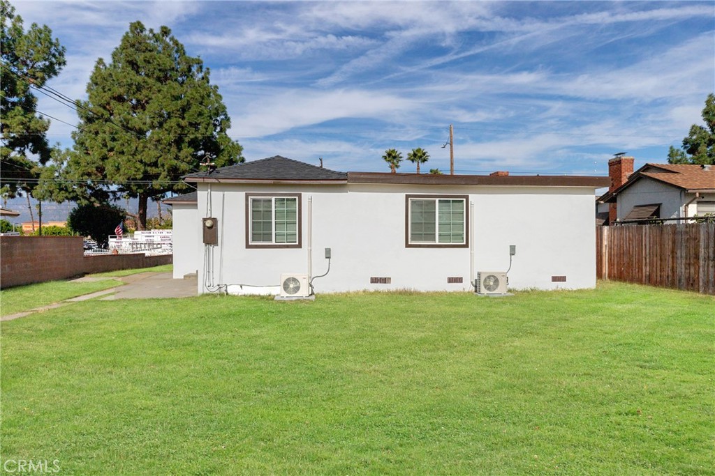 968 W Badillo Street