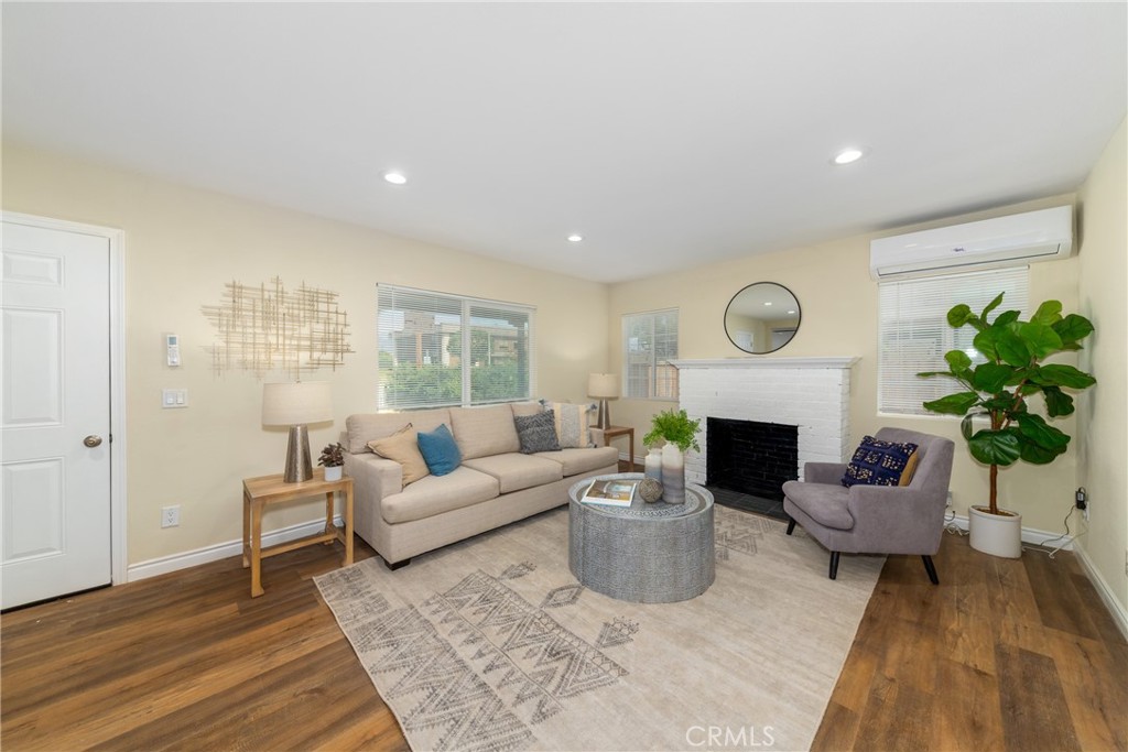 968 W Badillo Street