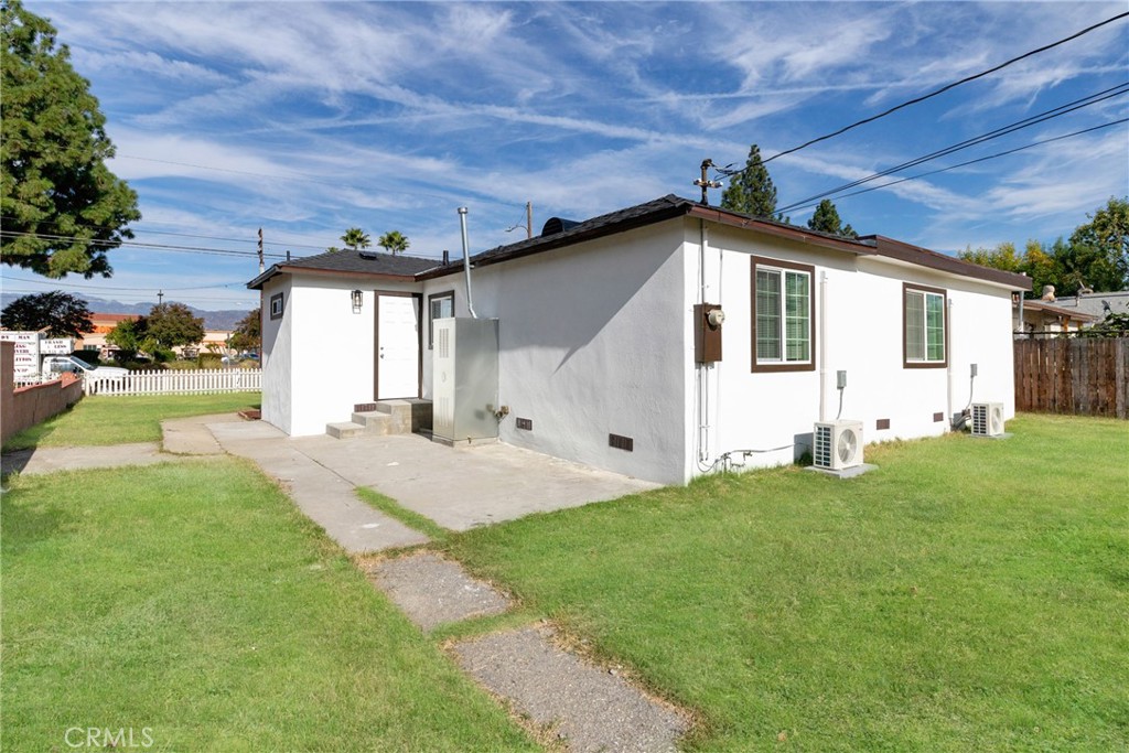 968 W Badillo Street