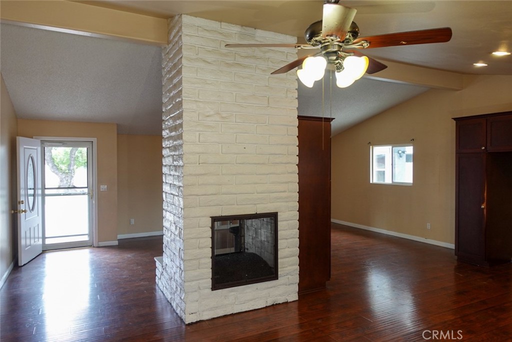 2379 W Coronet