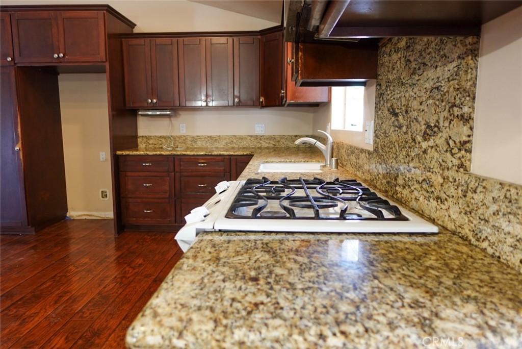 2379 W Coronet