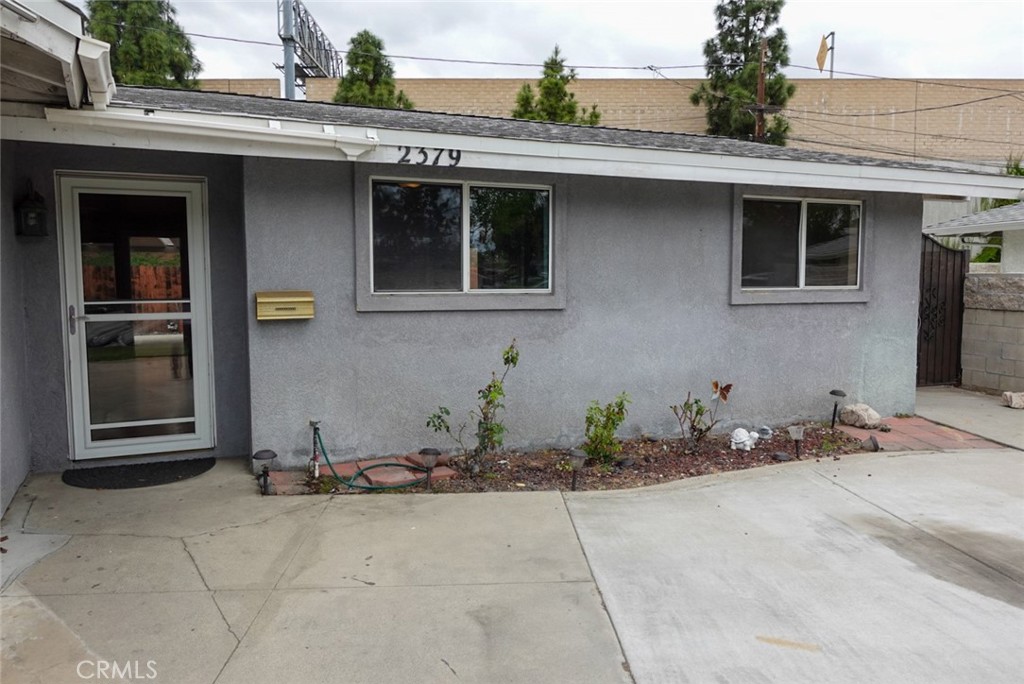 2379 W Coronet