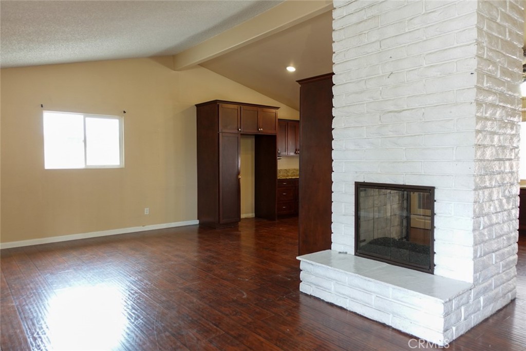 2379 W Coronet