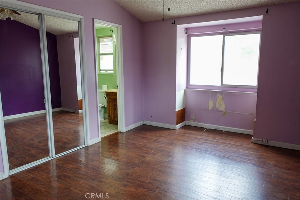 2379 W Coronet