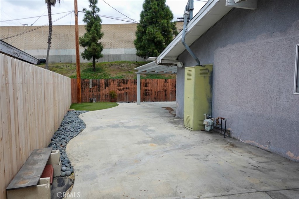 2379 W Coronet
