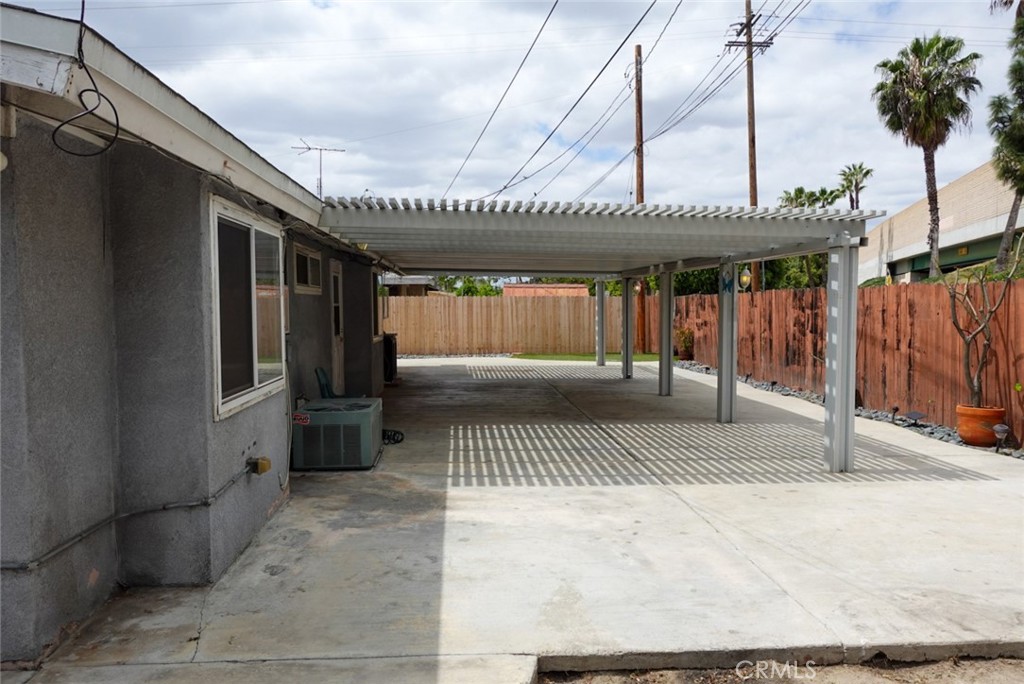 2379 W Coronet