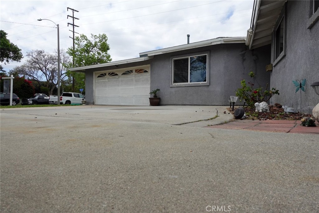 2379 W Coronet