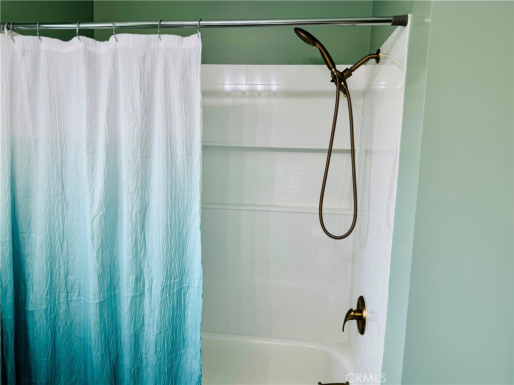 22012 Belshire Avenue 5