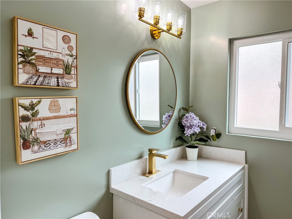 22012 Belshire Avenue 5