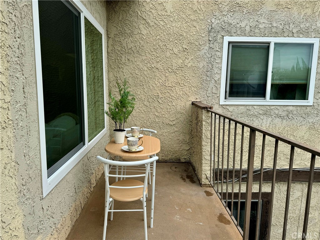 22012 Belshire Avenue 5