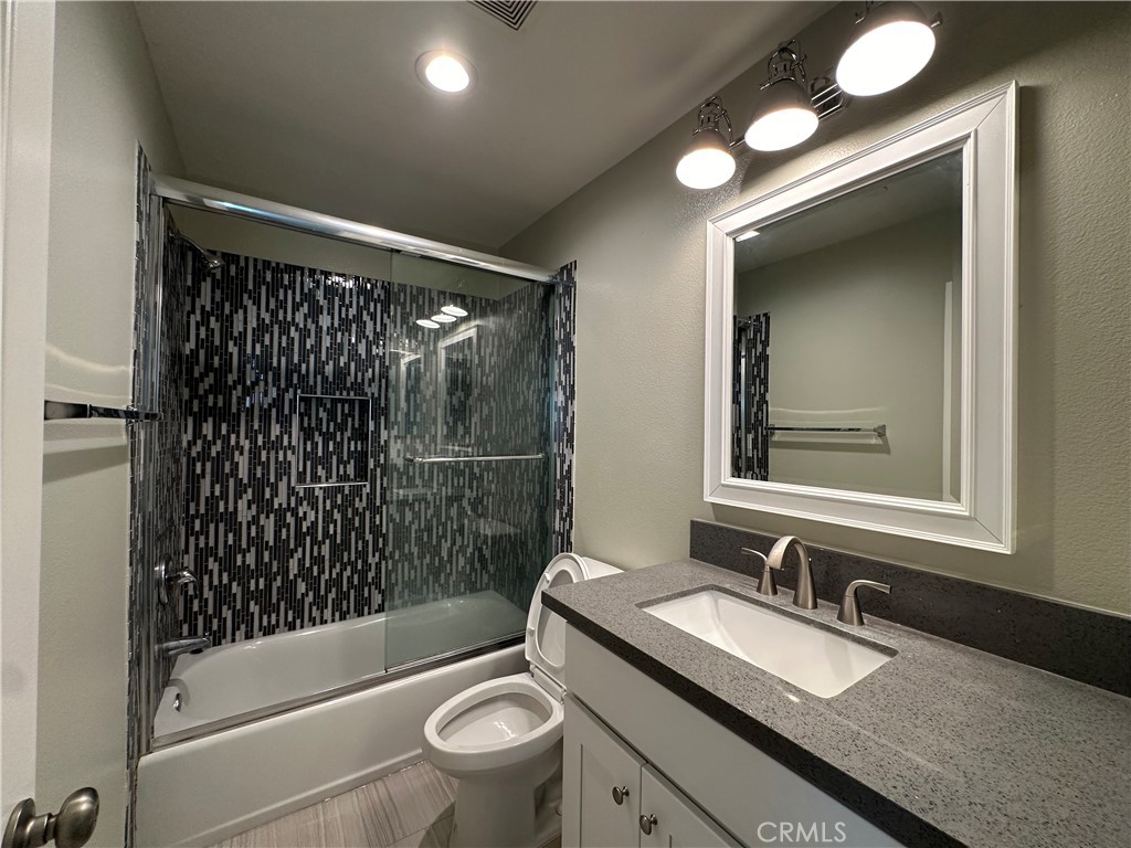 385 W Mountain Holly Avenue