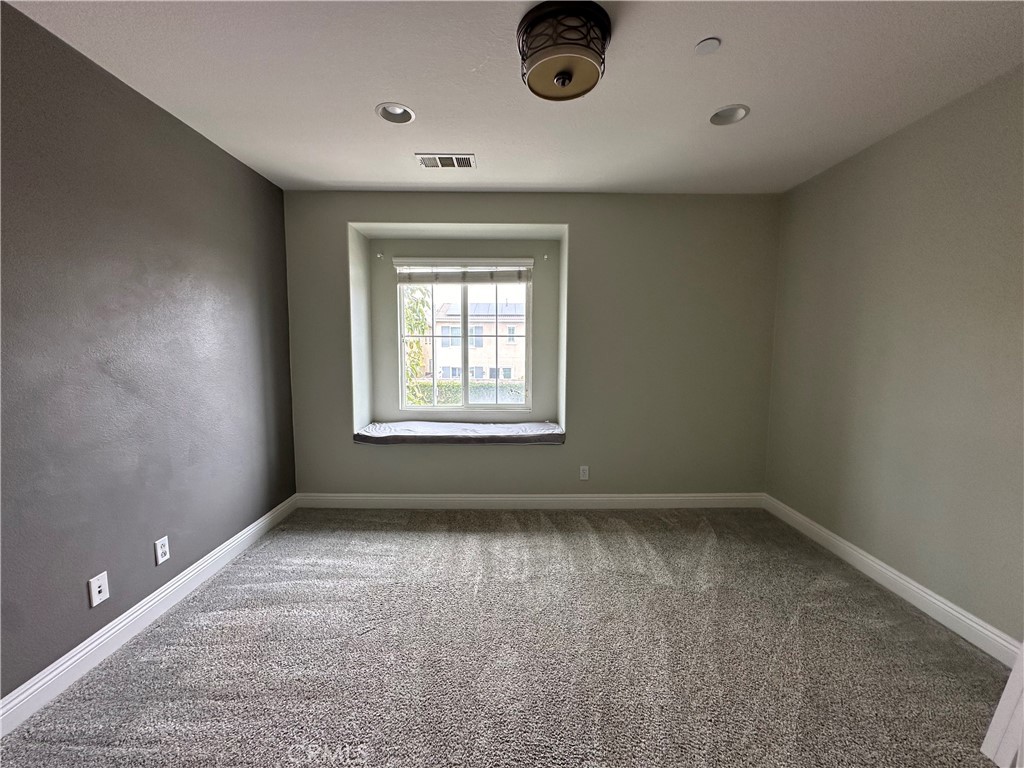 385 W Mountain Holly Avenue