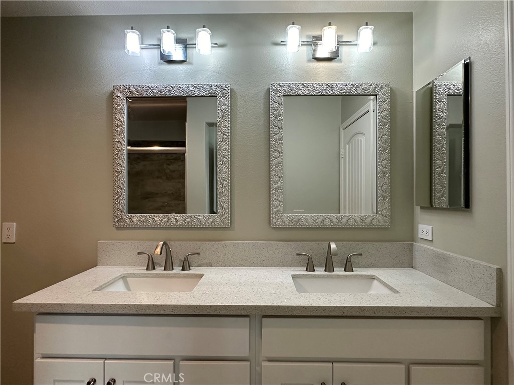 385 W Mountain Holly Avenue