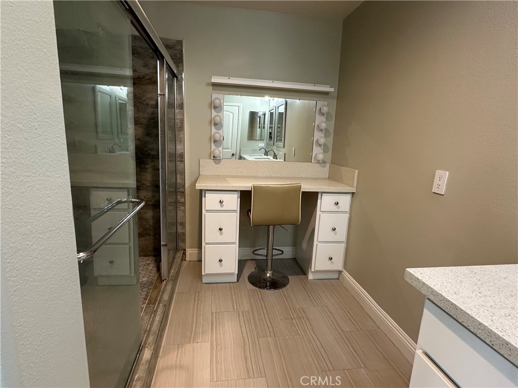 385 W Mountain Holly Avenue