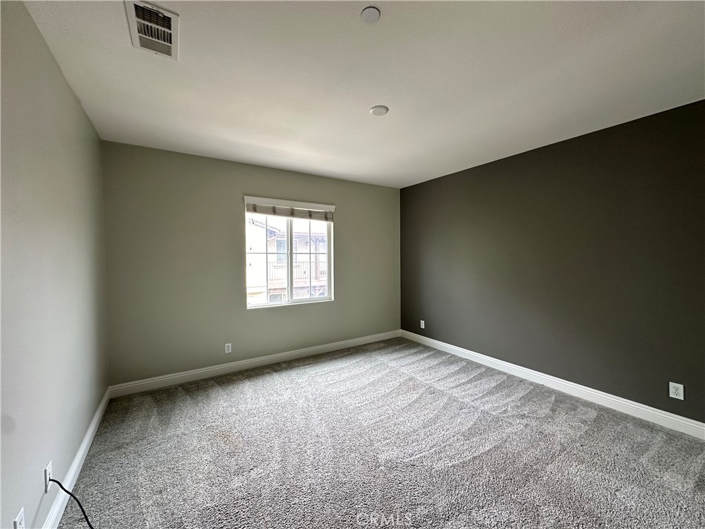 385 W Mountain Holly Avenue