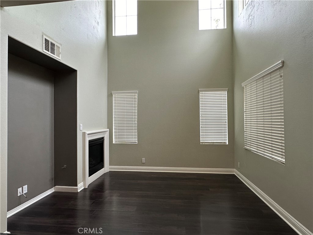 385 W Mountain Holly Avenue