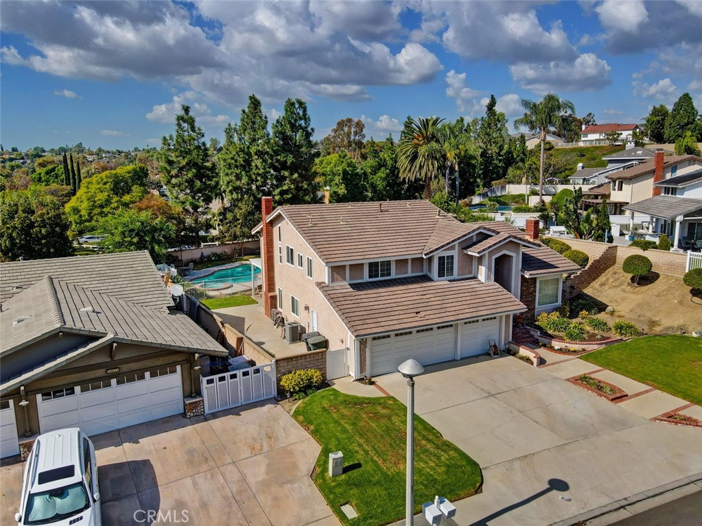 5745 Avenida Antigua