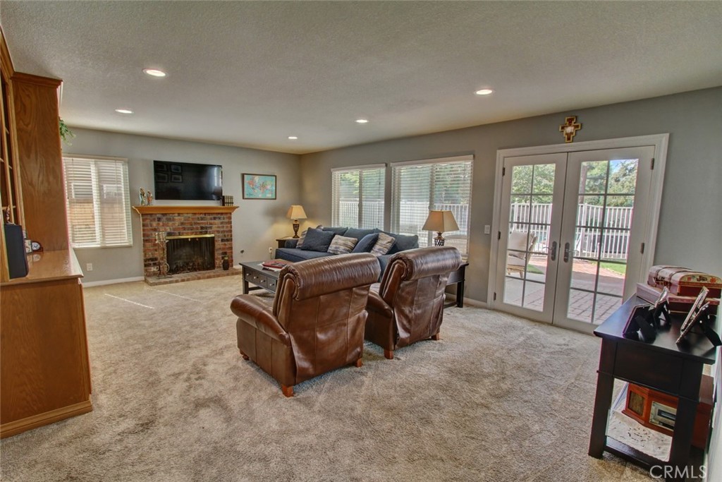 5745 Avenida Antigua