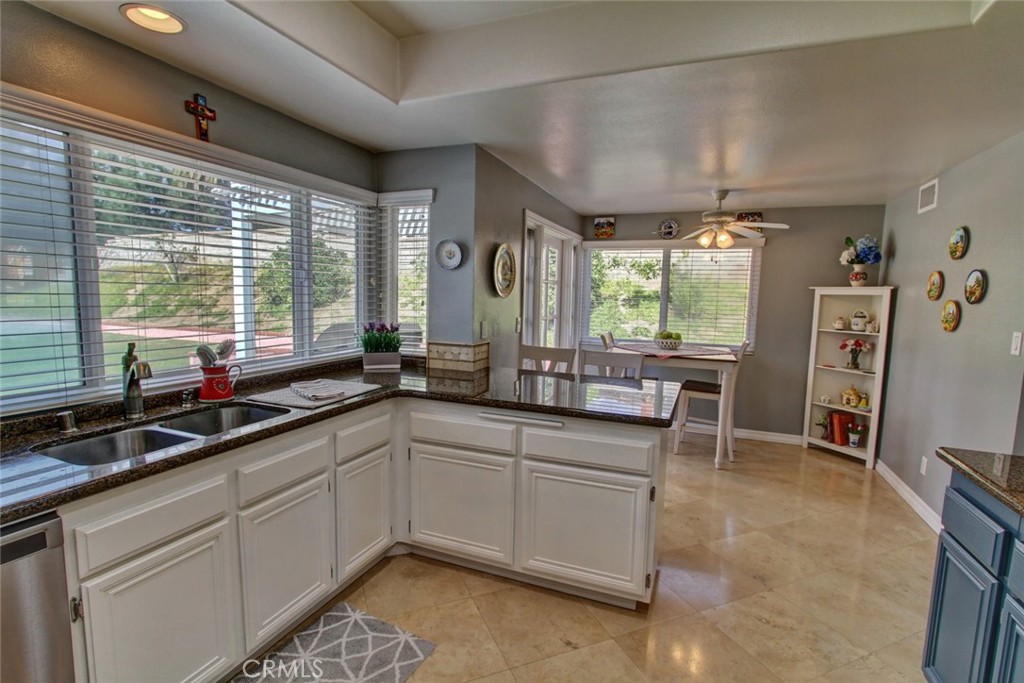 5745 Avenida Antigua