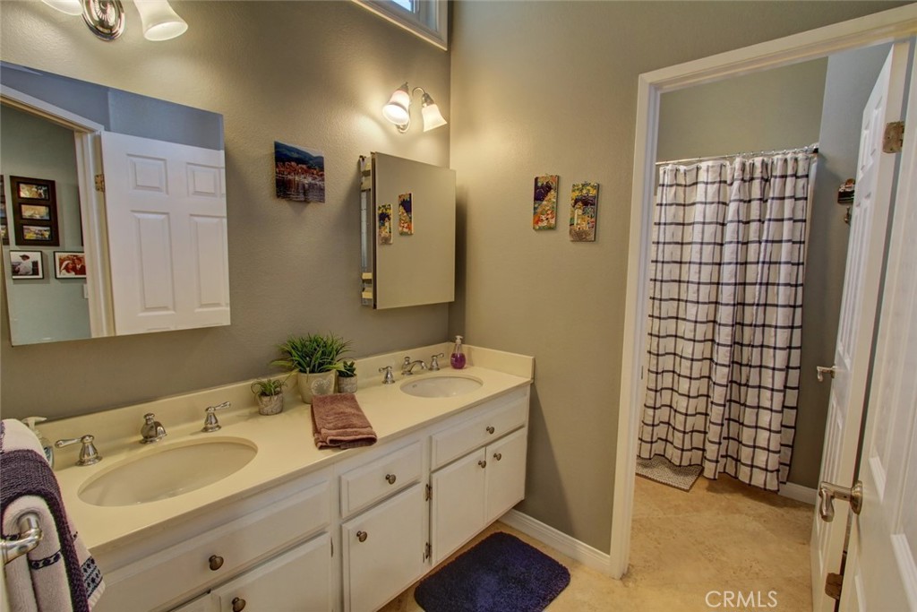 5745 Avenida Antigua