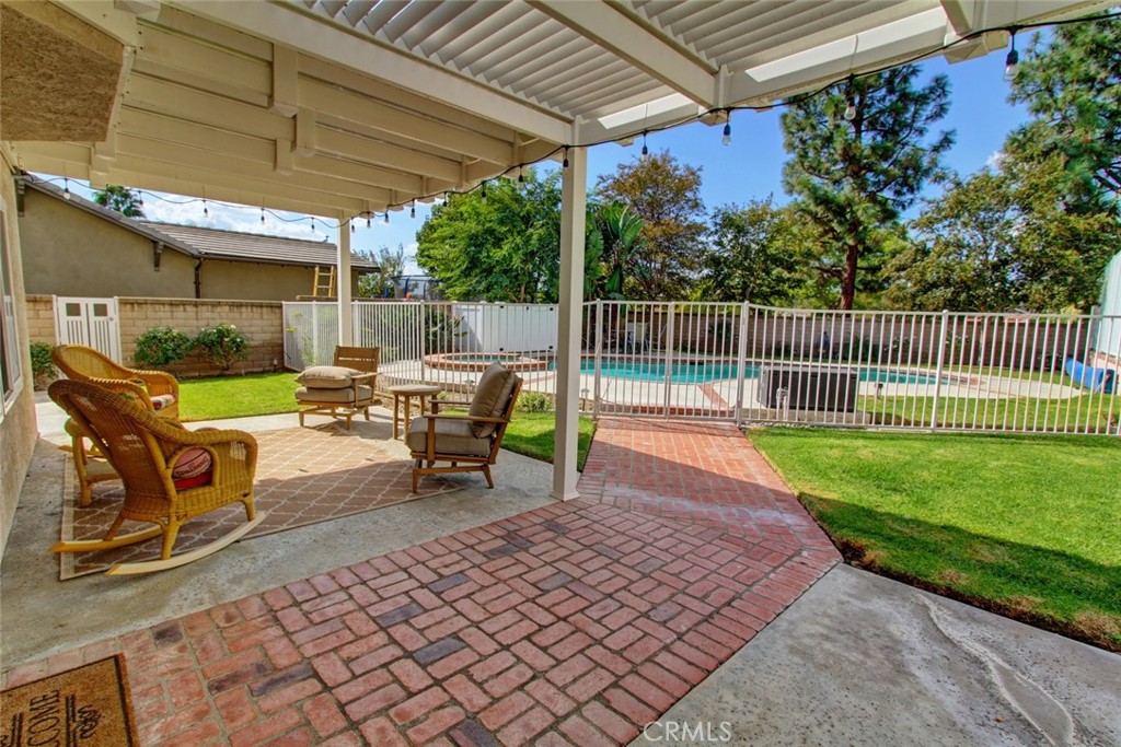 5745 Avenida Antigua