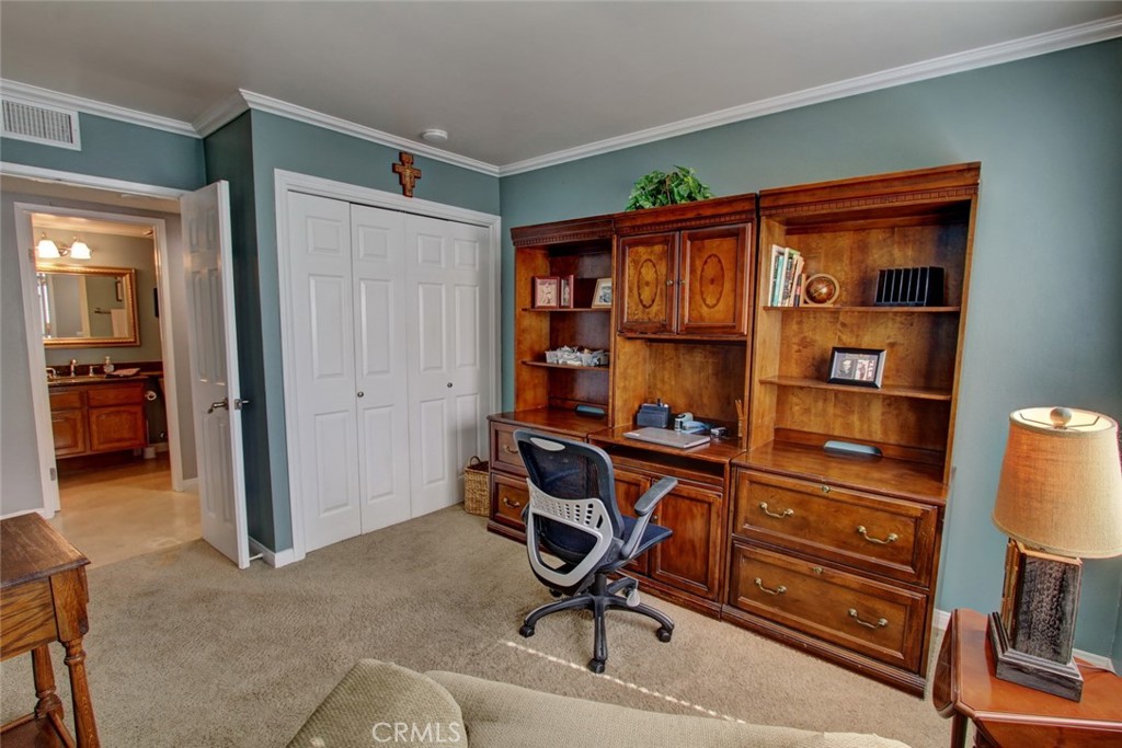 5745 Avenida Antigua