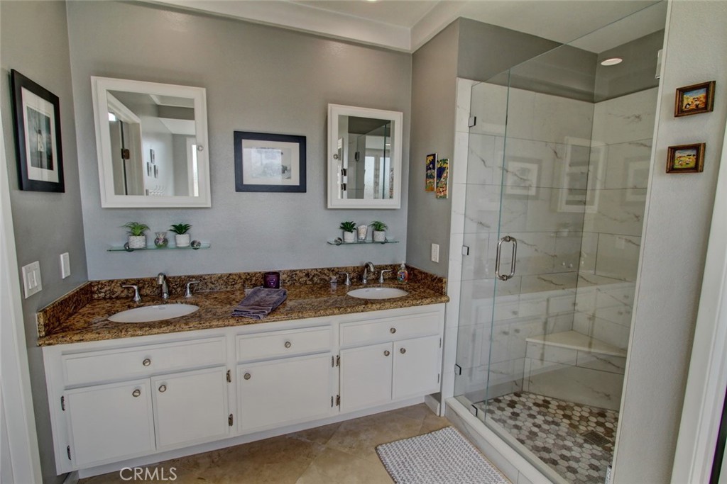 5745 Avenida Antigua