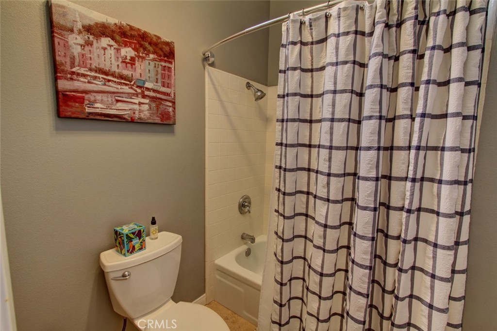 5745 Avenida Antigua