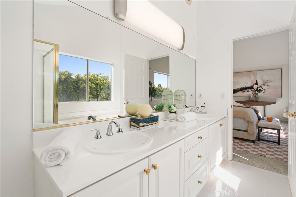 23830 Los Codona Avenue