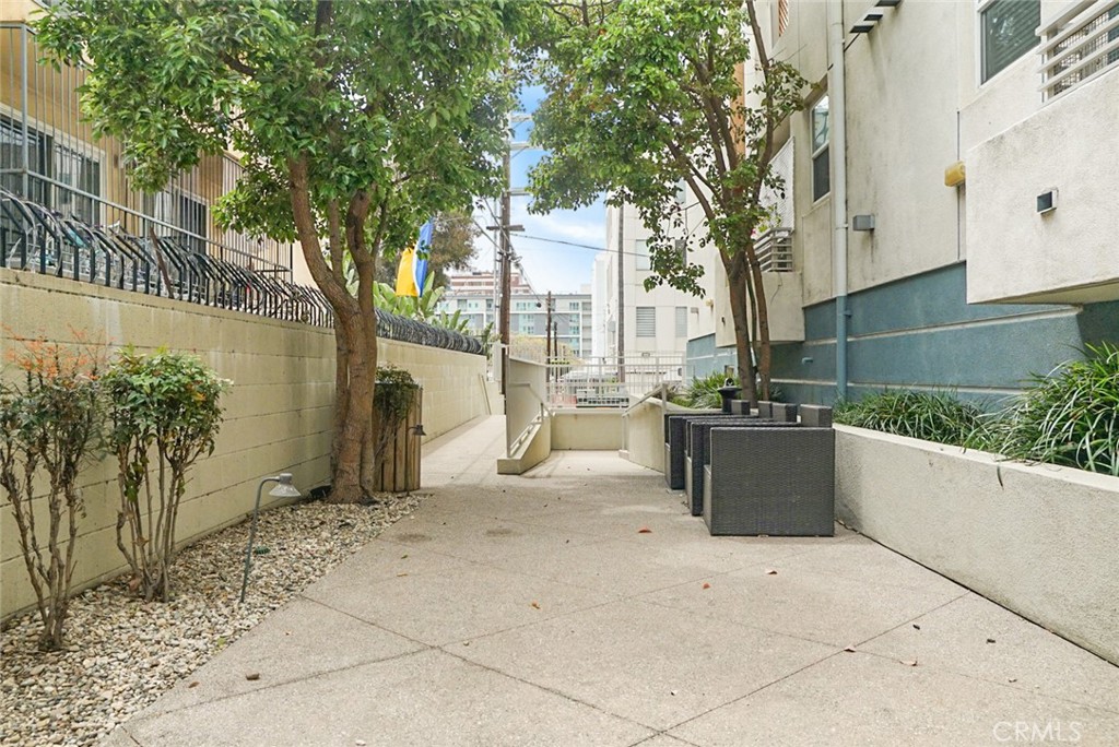 436 S Virgil Avenue 403