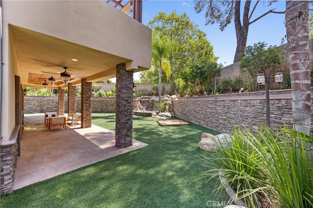 1202 Duke Lane