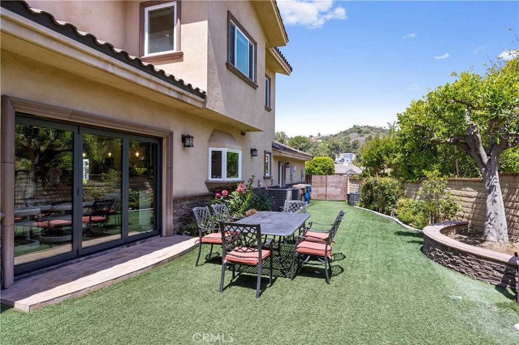 1202 Duke Lane